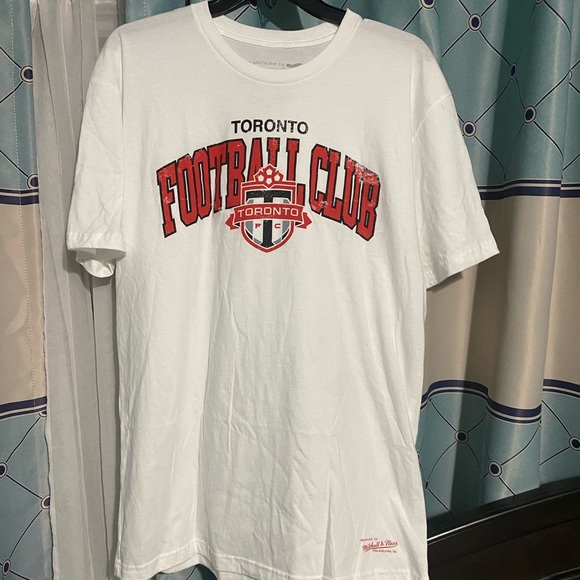 Toronto FC shirt - Picture 2 of 4